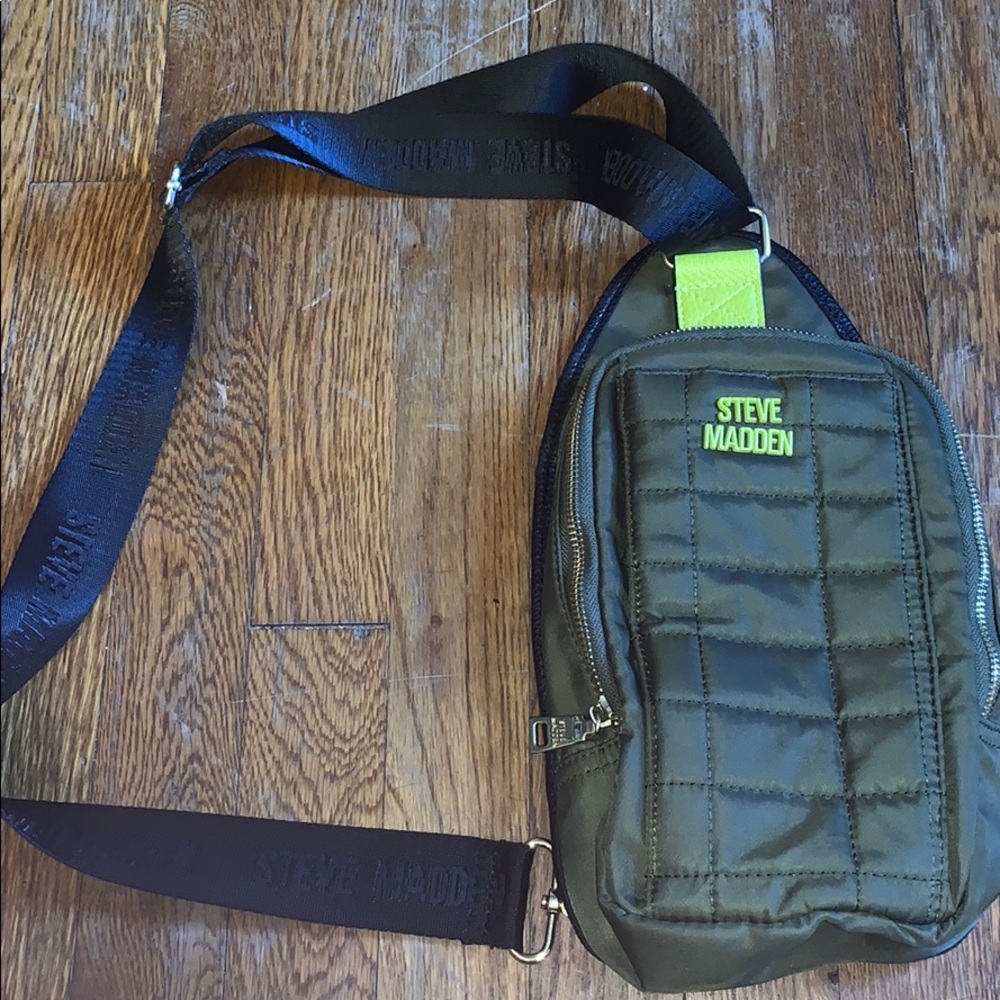Green Steve Madden messenger bag